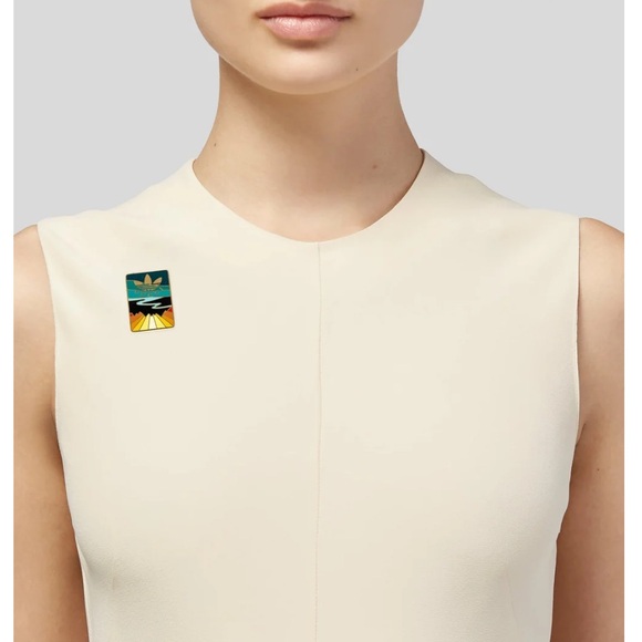 Gucci x Adidas Limited Edition Enamel Pin - Picture 3 of 10